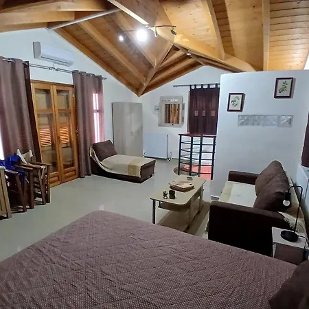 Alexandros アパート *