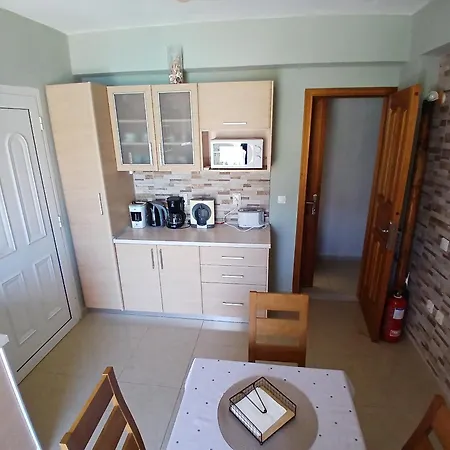 Alexandros Apartment *